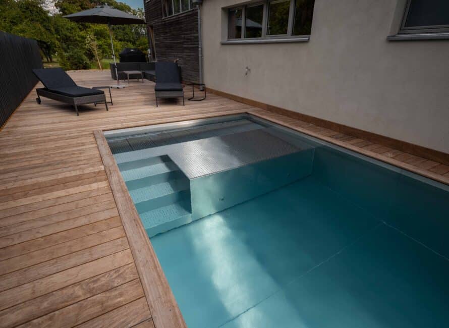 Les piscines en inox sont gages de modernité.