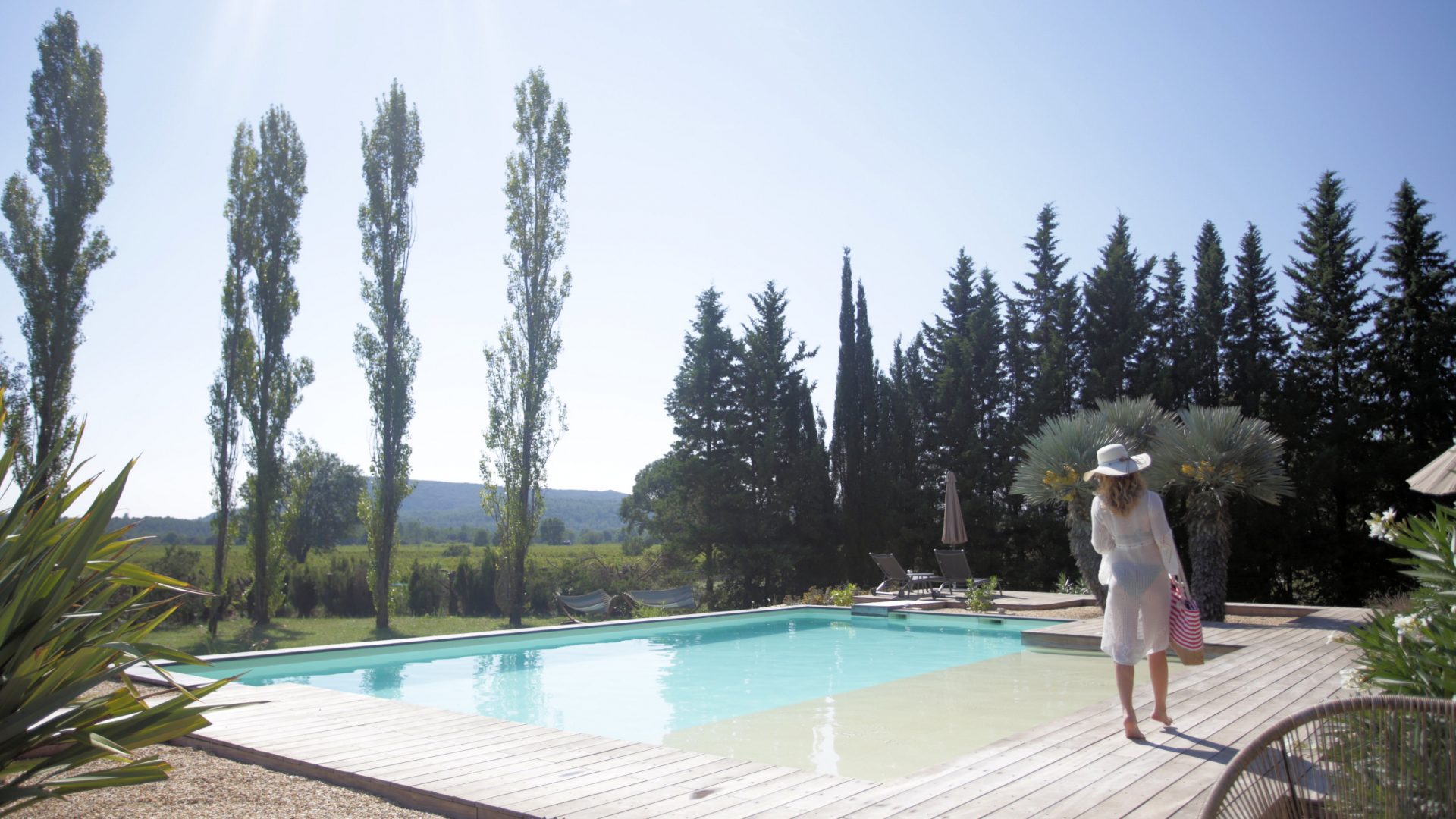 Installation d'une piscine d'exception dans le Gard avec Scanzi piscines , Meilleur Ouvrier de France