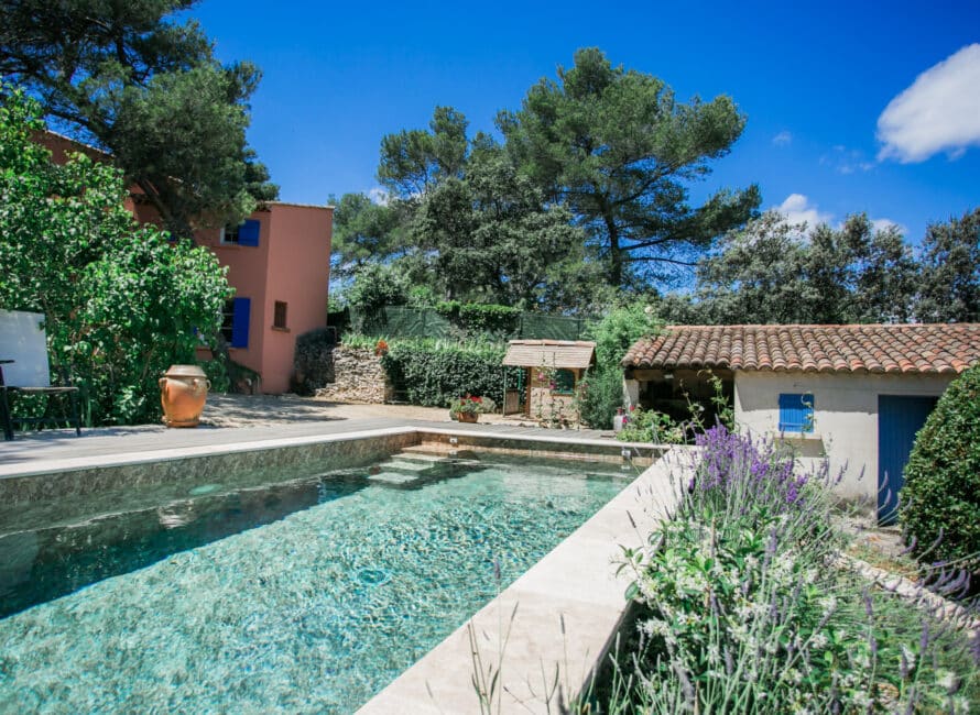 Piscine Scanzi avec membrane armée, inspiration espagnole pour membrane armée de piscine