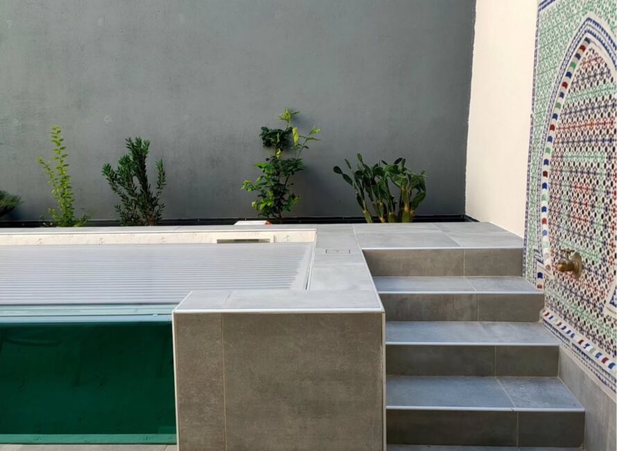 Mini piscine Scanzi haut de gamme vue des escaliers.