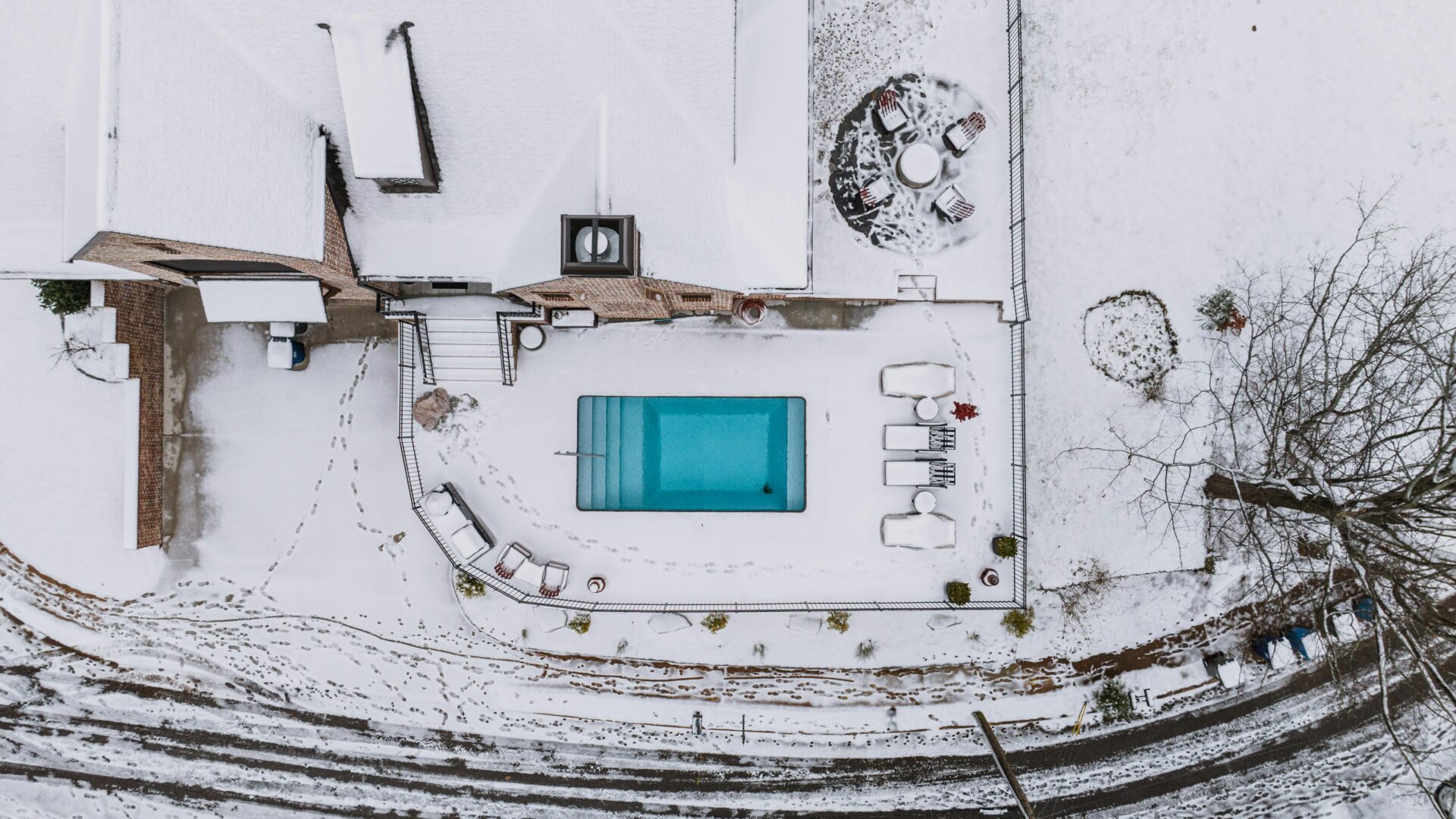 piscine hiver neige